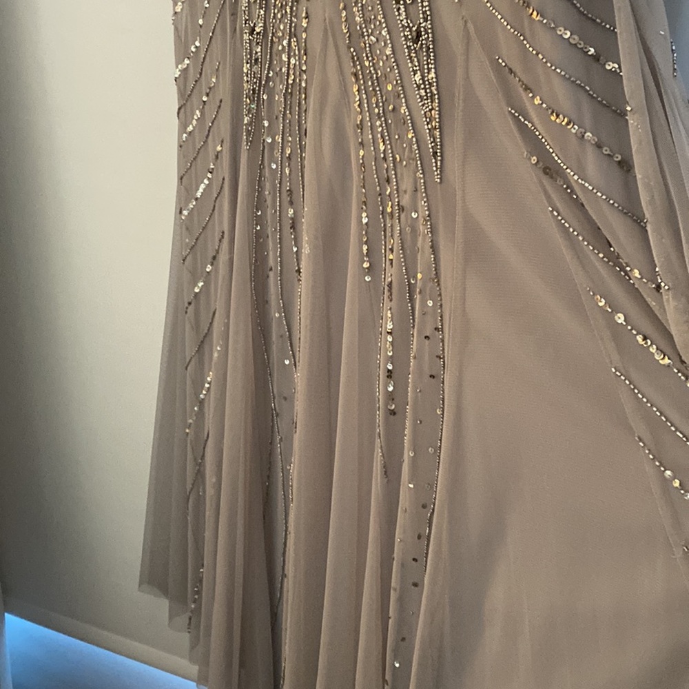 Evening Elegant long dress Très chic design Grey sequence with a flair bottom . - Picture 17 of 17